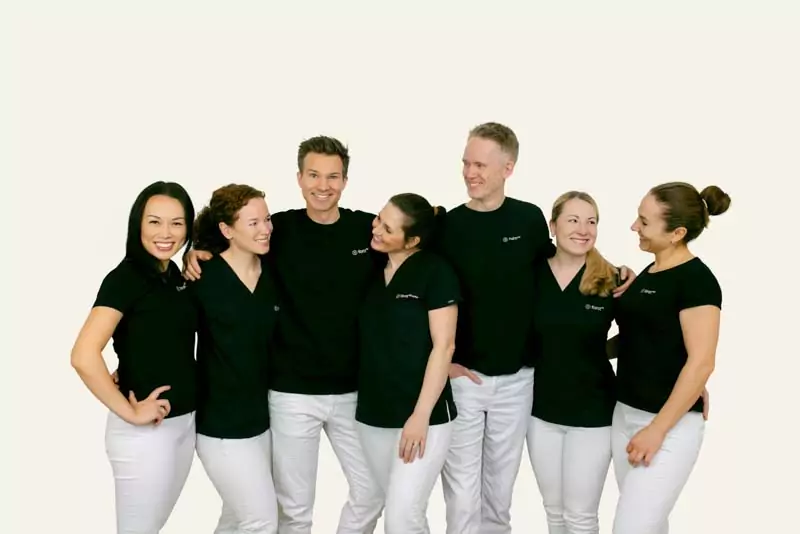 Team Zahnaerzte Gruppenbild forst42 Praxis Brieselang