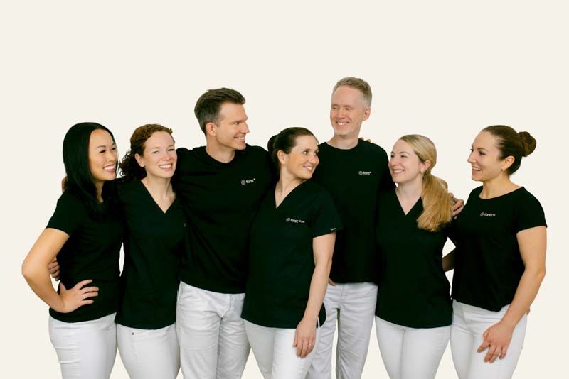 Team Zahnaerzte Gruppenbild forst42